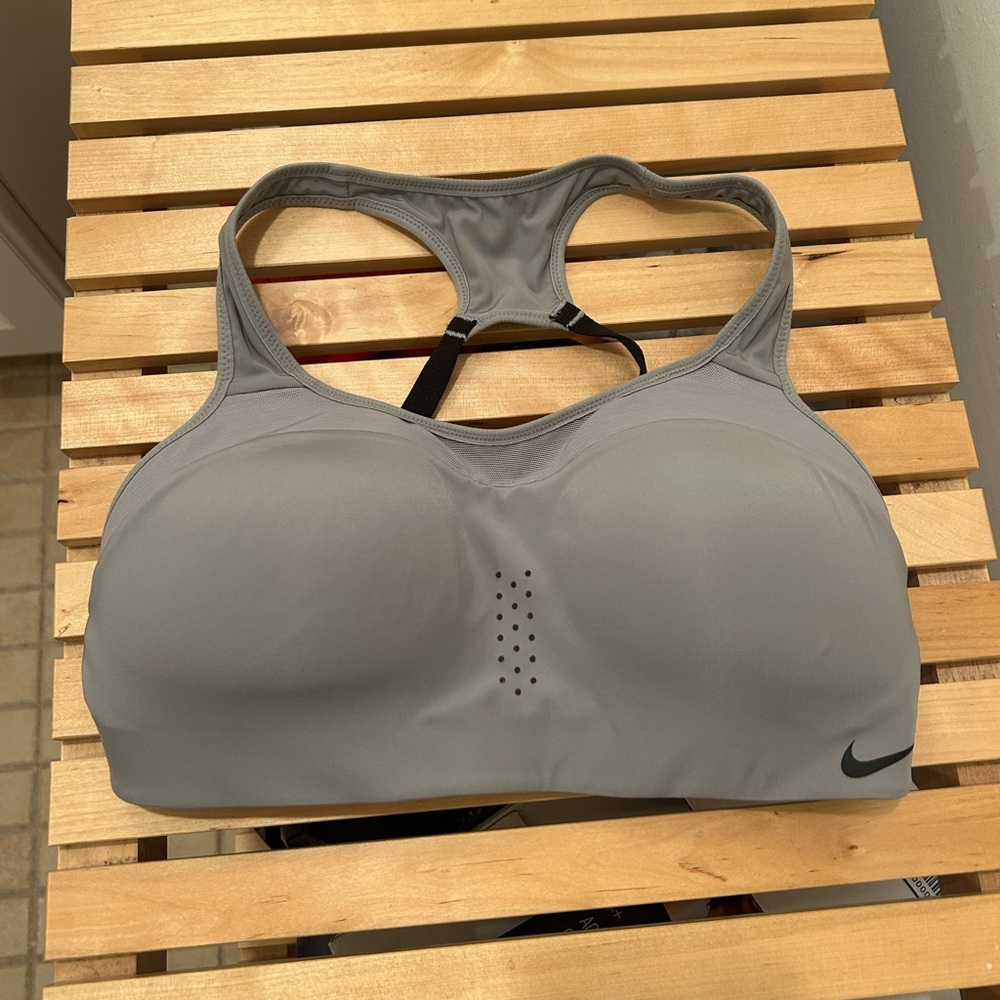 Nike, high impact sports bra NWOT